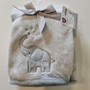 Baby blanket with elephant and stars.